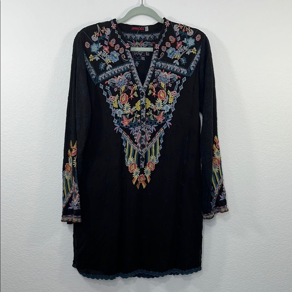 Johnny Was NWOT Croydon Black Embroidered Tunic size Medium - Picture 2 of 12